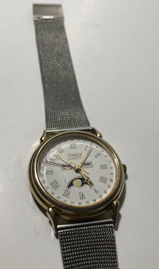 Collectible Timex Moon Phase Perpetual Calendar Watch Vintage Date Gold Tone. 3