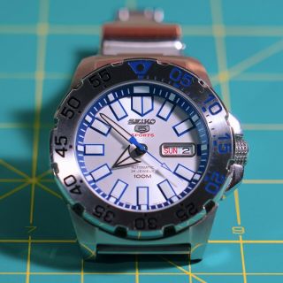 Seiko 5 Srp481k1 Automatic Dive Watch - Baby Ice/snow Monster W/ Milled Clasp.