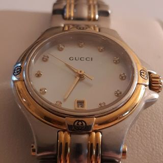 Gucci St.  Steel Two - Tone 33mm Swiss Quartz Watch 9040l Diamond Numerals Mop