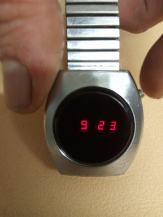 Vintage Watch LED Commodore Ultra Rare Red LED 70 ' s - 80 ' s. 2