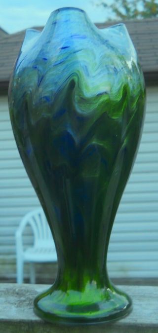 LARGE ART NOUVEAU LOETZ TITANIUM ART GLASS VASE COBALT SILVER APPLE GREEN 8.  75 