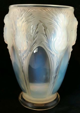 Stunning Vintage Signed Verlys France Opalescent " Thistle " Art Glass Vase