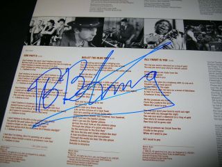 U2 signed RATTLE and HUM record album RARE BB KING signed 4