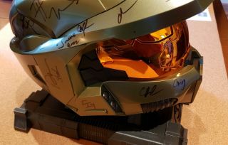 Halo 3 Bungie Staff Autographed Signed Master Chief Display Helmet (with Case)