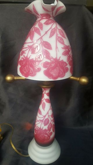 Rare Sandcarved Rose Cut Kelsey Murphy Pilgram Glass Cameotable Lamp Signed