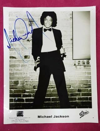 MICHAEL JACKSON 100 HAND SIGNED PROMOTIONAL PHOTO FROM CBS (1979) 2