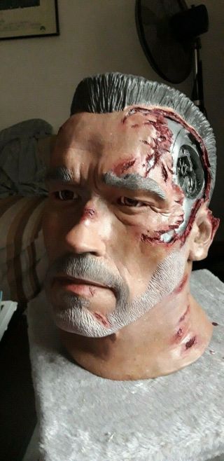 Terminator bust T800 dark fate battle by sculptor 4