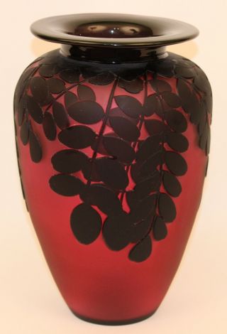 Kelsey Murphy/pilgrim 12 1/4 " Cameo Art Glass Vase