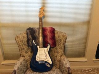 FLEETWOOD MAC x4 GROUP SIGNED FENDER SQUIER STRAT GUITAR BLUE AND WHITE 2