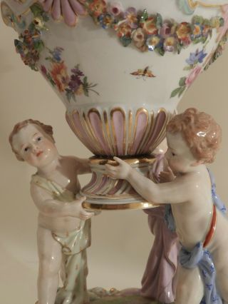 Rare 1st Quality Meissen Figurine 3 Putti Children holding Urn 2