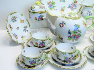 Herend Queen Victoria Tea Set and Dessert Set 6 Person VBO design. 4