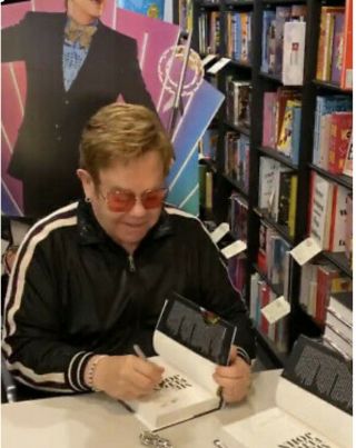 Elton John Signed Me Autobiography Hardcover 1st Edition Book Soup Photo Proof