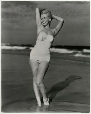 Bathing Beauty Pin - Up Marilyn Monroe Vintage 1949 Andre De Dienes Photograph