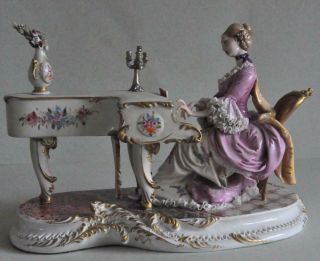 Lovely Capodimonte Cappe Porcelain Figurine Lady playing Piano Italy 8