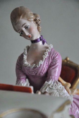 Lovely Capodimonte Cappe Porcelain Figurine Lady playing Piano Italy 9