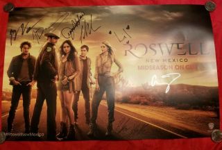 Nycc 2019 Cw Roswell Mexico Cast Autograph Poster Mason Cowles