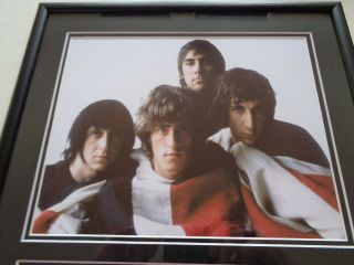 THE WHO AUTOGRAPH / SIGNED DISPLAY WITH KEITH MOON A LARGE 1960S SET 7