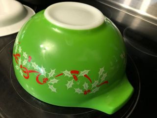 Vintage RARE PYREX BOWL MERRY CHRISTMAS HAPPY YEAR HOLIDAY GREEN 443 8
