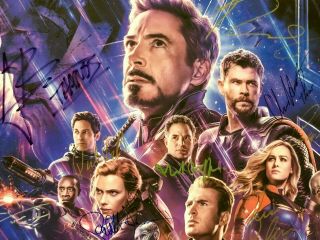 Avengers Endgame VIP Cast Signed Premiere Movie Poster Marvel 3