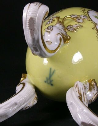 Rare Meissen footed ' Yellow Egg ' with removable lid.  Late 19th Century. 7
