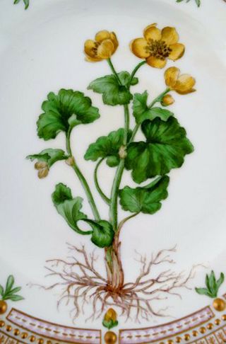 Royal Copenhagen flora danica lunch plate.  Model number 20/3550. 2