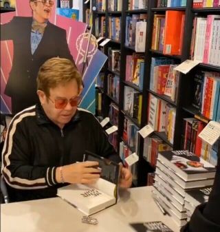 Elton John Signed Me Autobiography Book Very Rare From L.  A.  Signing Proof
