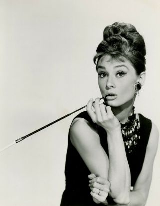 Audrey Hepburn Iconic Holly Golightly Breakfast at Tiffany ' s Photograph Vintage 2
