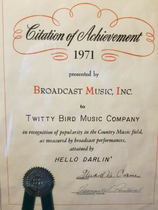 Conway Twitty 1971 Award Twitty Bird Music Bmi Award For " Hello Darlin ".