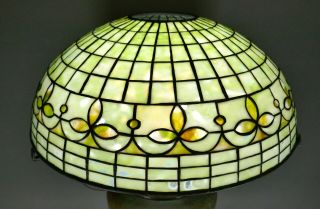 Fine Circa 1910 Antique Tiffany Studios Leaded Glass Shade Bronze Base Oil Lamp 2