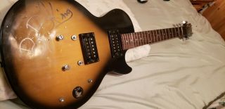 BB KING SIGNED - Epiphone - special model - guitar one of his last 8