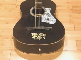 BROOKS & DUNN Signed Autographed BLACK Acoustic Guitar w/, 3