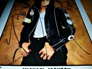 100 MICHAEL JACKSON HAND - SIGNED PROMOTIONAL PHOTO autograph smile lp 5