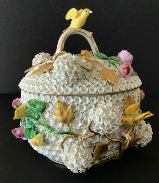 Vintage Meissen Porcelain Schneeballen Round Box W/Lid & Applied Flowers & Birds 4