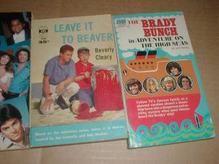 19 VTG TV show Book Brady Bunch Happy Days Mork & Mindy Partridge Family 8