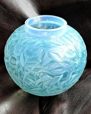 R Lalique ' Gui ' (Mistletoe) Vase with Blue Patina 2