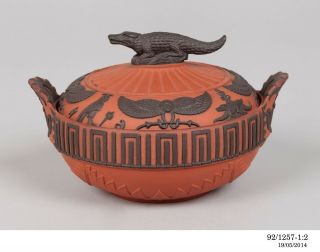 Rare: Early 19th Century Wedgwood Rosso Antico Egyptian Revival Sugar Bowl