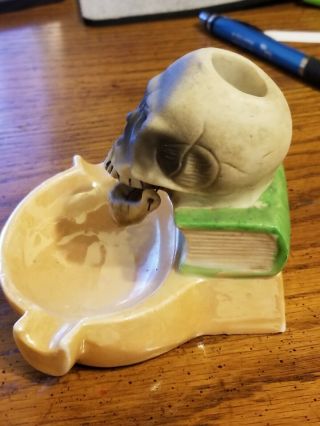 Vintage Skull Ashtray with MOVING JAW. 4