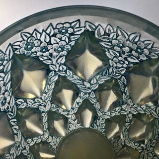 R Lalique Rampillon opalescent vase 8