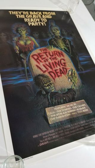 Vintage 1985 THE RETURN OF THE LIVING DEAD One Sheet Horror Movie Poster Zombies 4