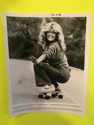 Charlie’s Angels Abc Press Photo 1981 Farrah Fawcett Skateboard Nike Rare 8 X 10