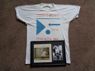 Led Zeppelin Robert Plant Autograph /signed 7 " And Personally Owned T Shirt