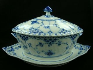 ROYAL COPENHAGEH BLUE FLUTED FULL LACE GRAVY SAUCE BOAT ON FIXED STAND WITH LID 3