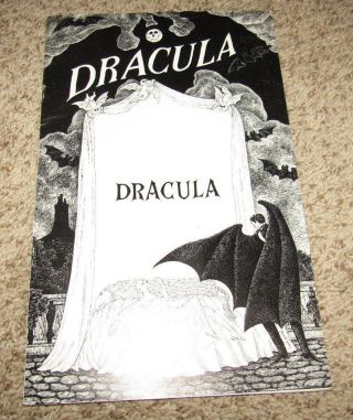 Raul Julia " Dracula " Edward Gorey / Bram Stoker 1978 Broadway Souvenir Program