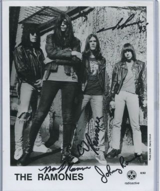 The Ramones Hand Signed 8x10 " Promotional Photo Mark Johnny Cj Joey Punk Rock