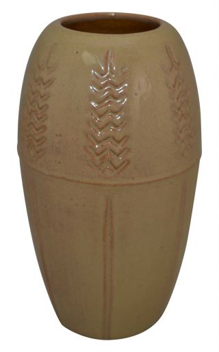 University Of North Dakota Pottery Cream Wheat Stalk Ceramic Vase