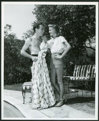 Humphrey Bogart,  Lauren Bacall Poolside Vintage 1940s Richee Photo