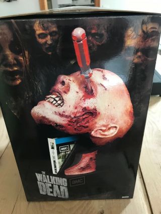 The Walking Dead Season 2 Limited Edition Blu Ray. 7