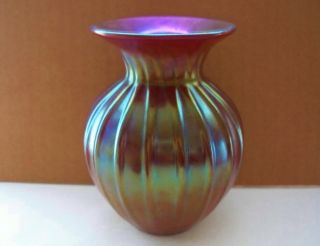 Small Rare Outstanding Lundberg Art Glass Vase Deep Red Aurene Ribbed Iridescent