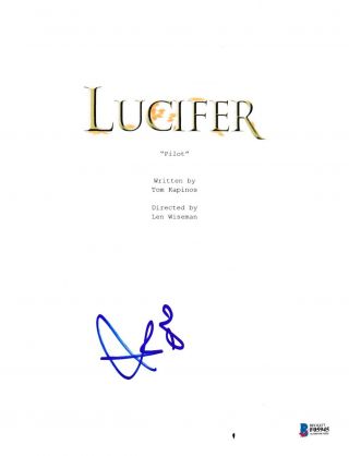 Tom Ellis Signed Lucifer Pilot Episode Script Beckett Bas Autograph Auto
