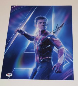 Tom Holland Signed Autographed 11x14 Photo Spider - Man Homecoming Psa/dna